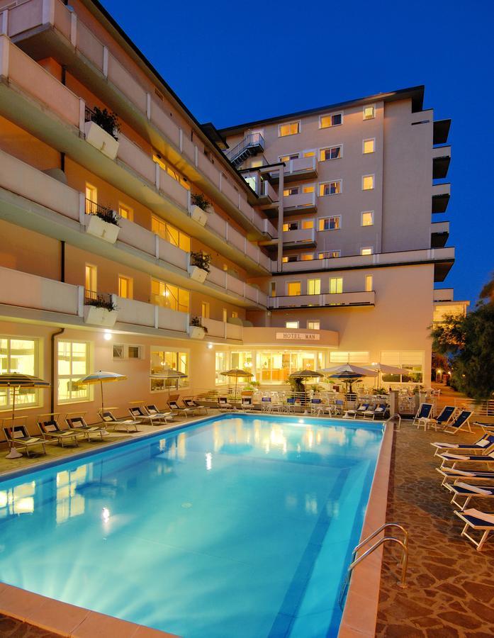 Hotel Man Lido Di Savio Exterior photo